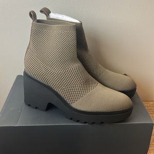 Eileen Fisher Korma Bootie Antelope Stretch Size 9M New In Box